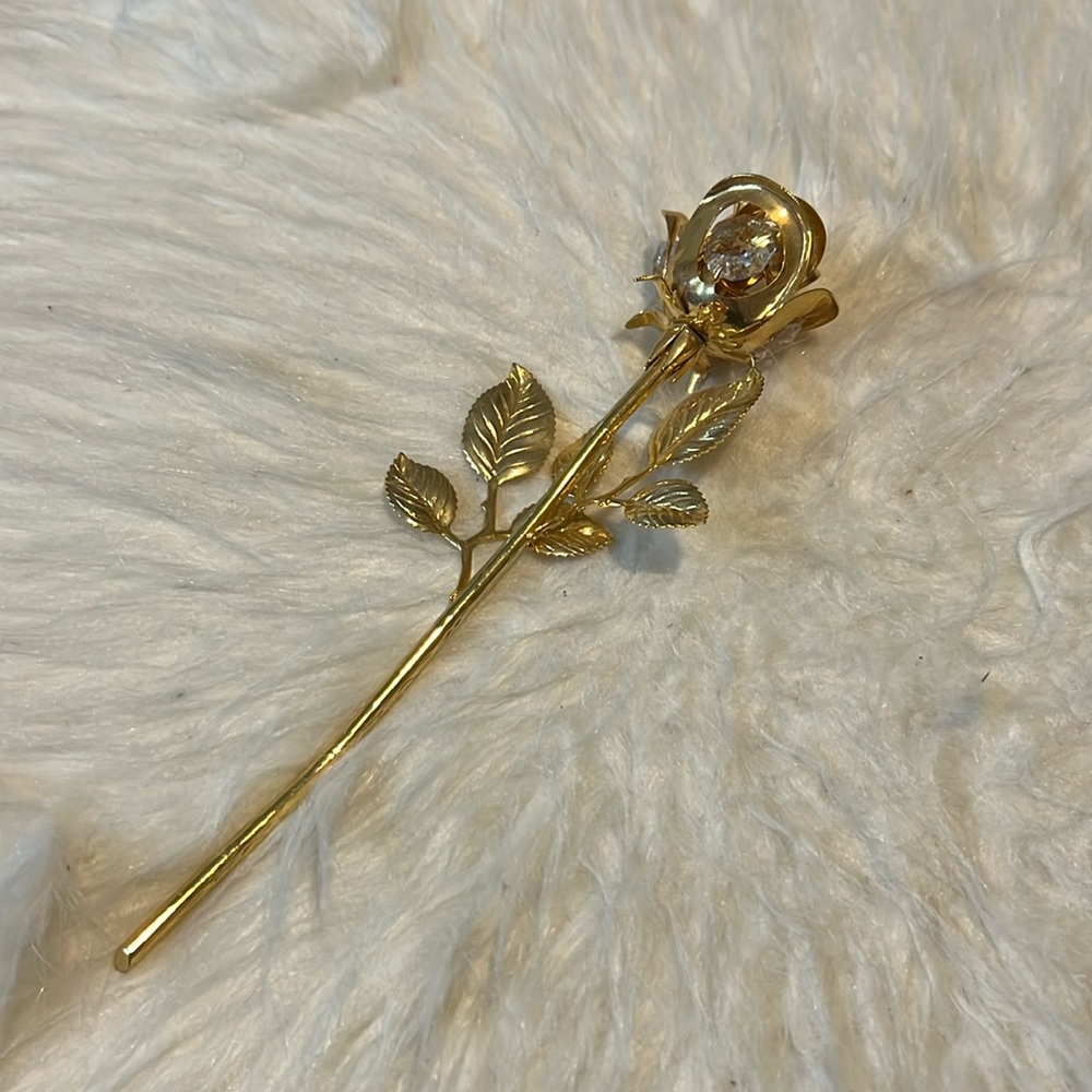 Gold flower decor